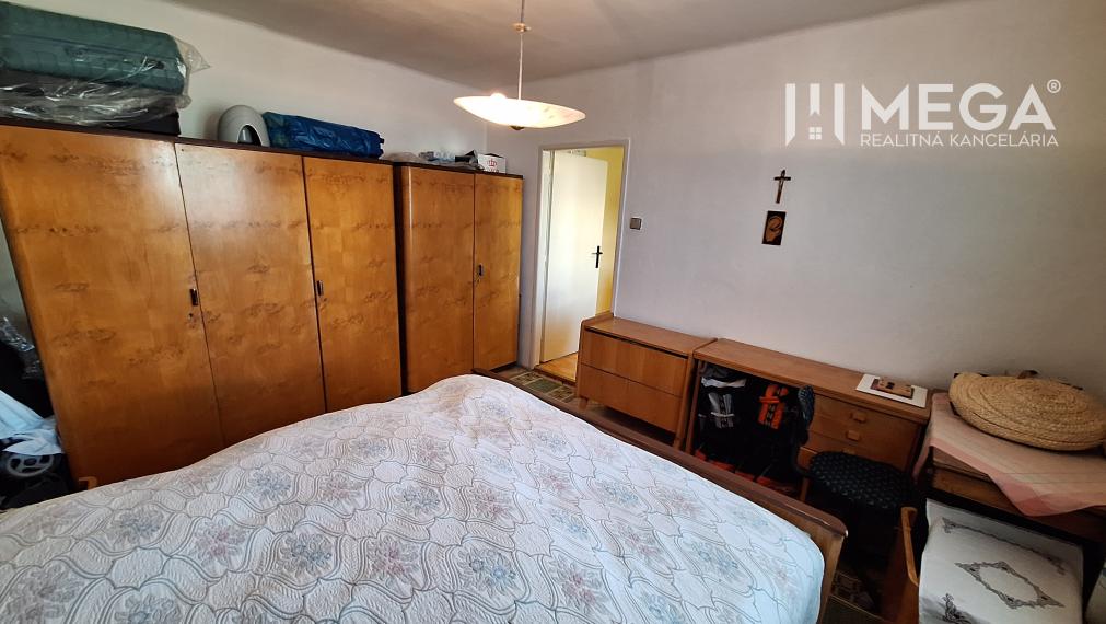 EXKLUZÍVNE 4i byt s garážou a záhradou v Snine – „3 v 1“ T52