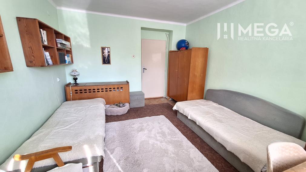 EXKLUZÍVNE 4i byt s garážou a záhradou v Snine – „3 v 1“ T52