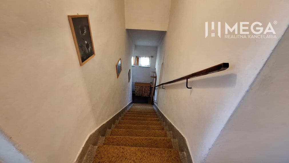 EXKLUZÍVNE 4i byt s garážou a záhradou v Snine – „3 v 1“ T52