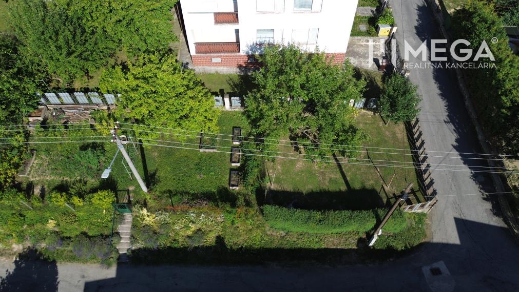 EXKLUZÍVNE 4i byt s garážou a záhradou v Snine – „3 v 1“ T52