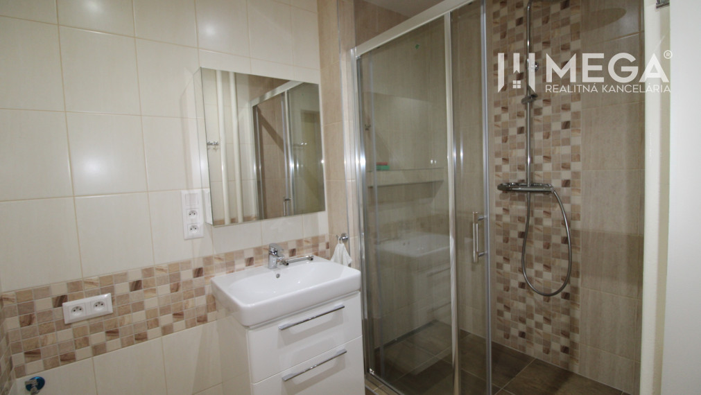 Na prenájom 3 izbový byt v centre mesta Vranov nad Topľou