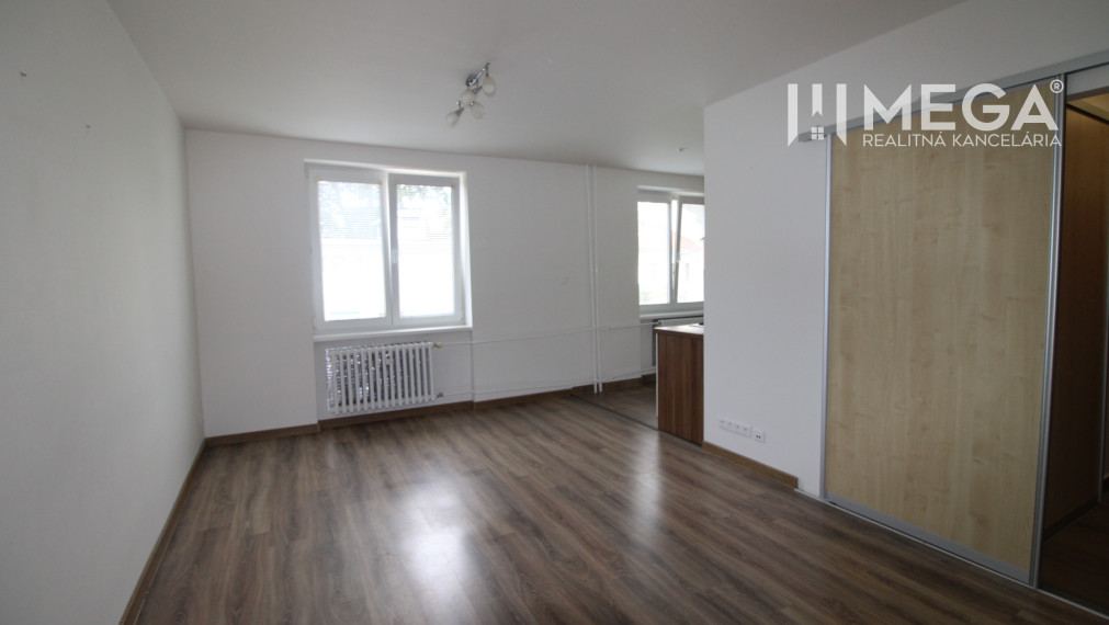 Na prenájom 3 izbový byt v centre mesta Vranov nad Topľou