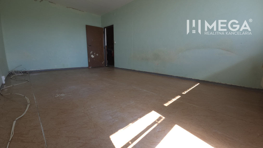 NA PREDAJ: 3-izbový byt s potenciálom – Michalovce, Okružná