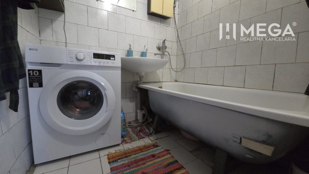 NA PREDAJ: 3-izbový byt s potenciálom – Michalovce, Okružná