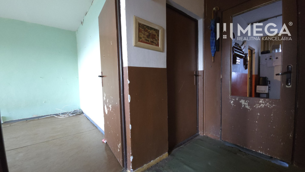 NA PREDAJ: 3-izbový byt s potenciálom – Michalovce, Okružná