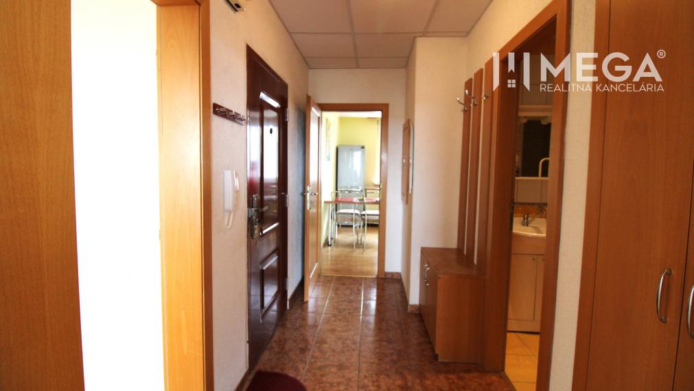 PRENAJATÝ ZARIADENÝ 2-izb. byt 63 m² – SÍDLISKO I HUMENNÉ