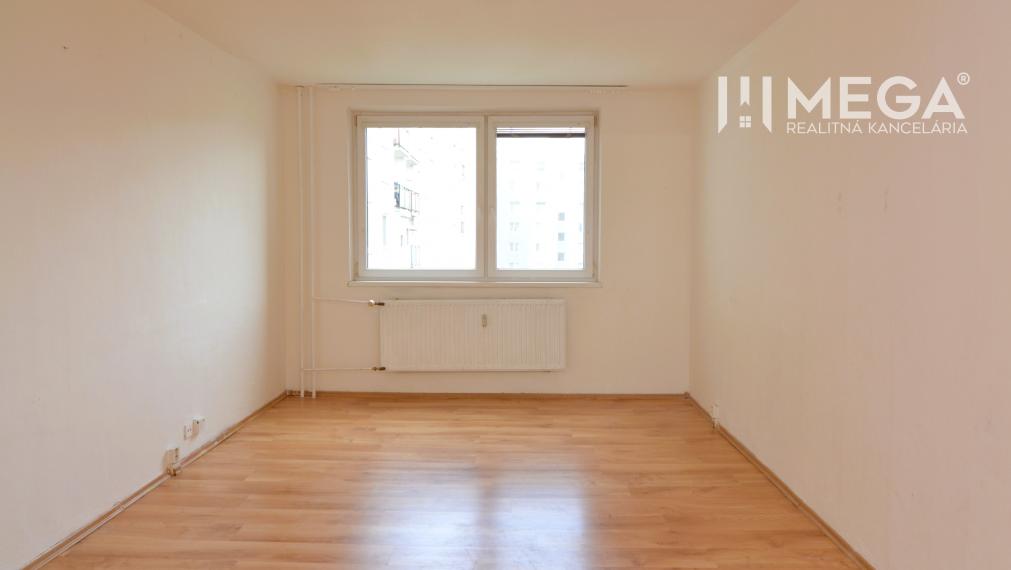 PREDAJ priestranného 4-izbového bytu v HUMENNOM