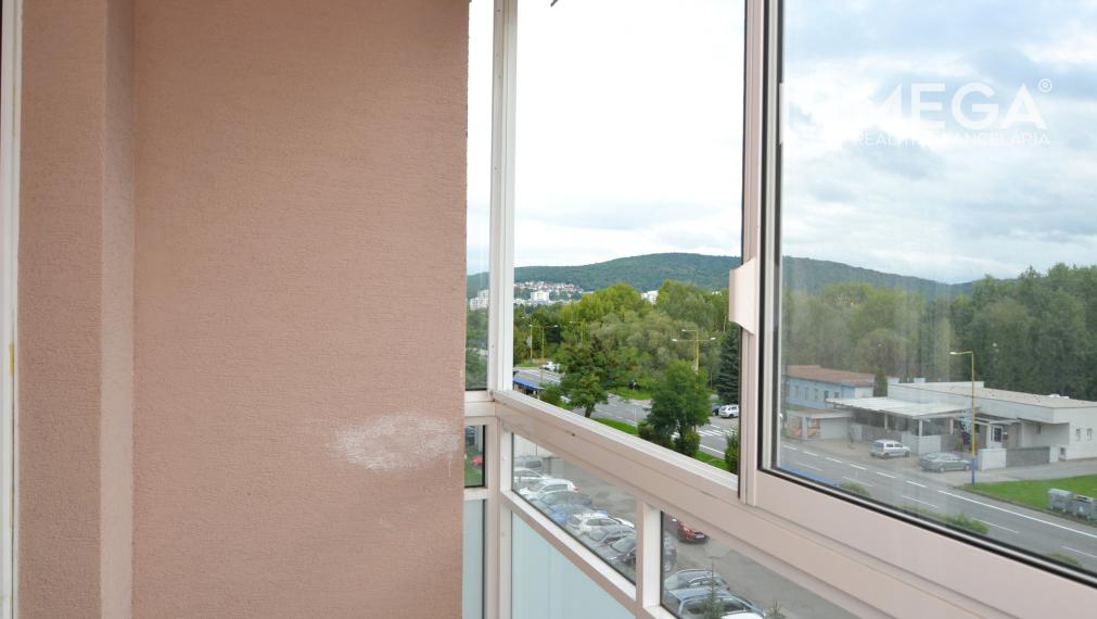 PREDAJ priestranného 4-izbového bytu v HUMENNOM