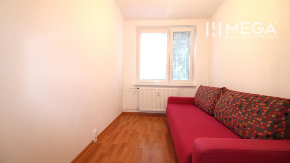 NOVÁ CENA NA PREDAJ 3-izb. BYT V TOP LOKALITE HUMENNÉ sídl.3