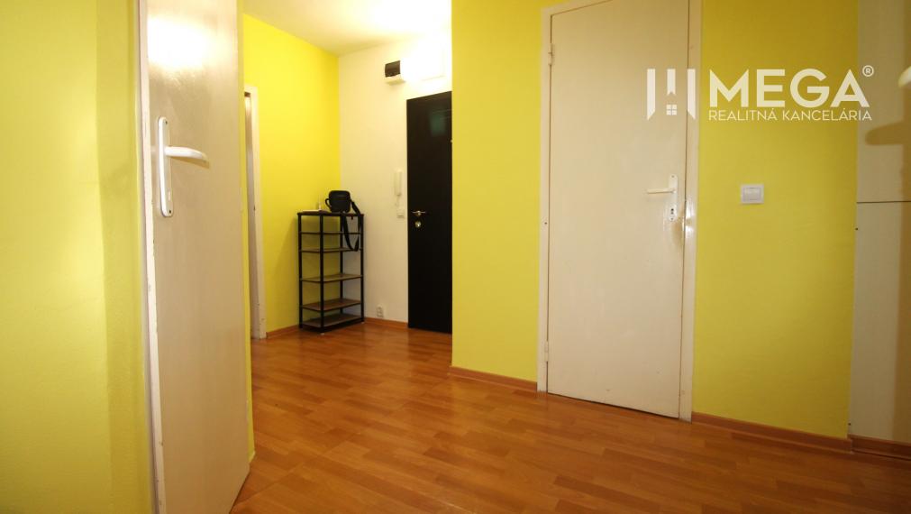 NOVÁ CENA NA PREDAJ 3-izb. BYT V TOP LOKALITE HUMENNÉ sídl.3