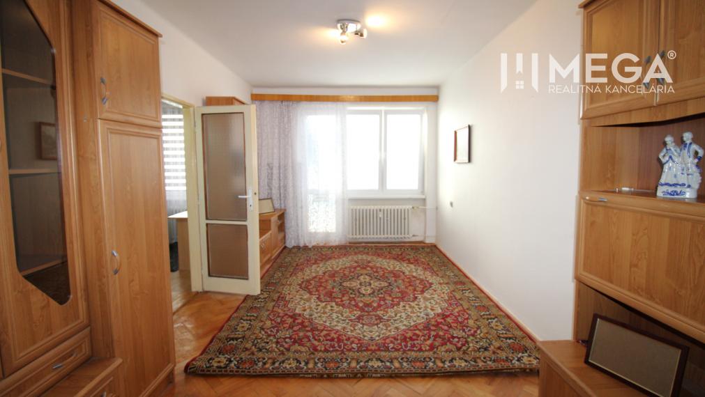 PRENÁJOM 3-izb BYTU PRIAMO V CENTRE MESTA HUMENNÉ