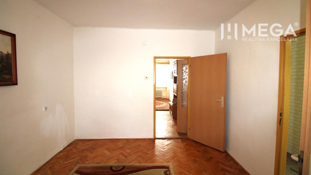 PRENÁJOM 3-izb BYTU PRIAMO V CENTRE MESTA HUMENNÉ