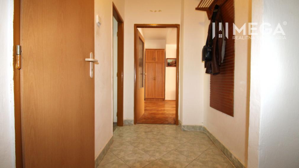 PRENÁJOM 3-izb BYTU PRIAMO V CENTRE MESTA HUMENNÉ