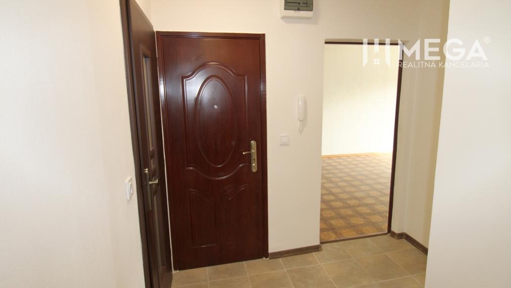 Exkluzívne na predaj skvelý 2 izbový byt v meste Humenné