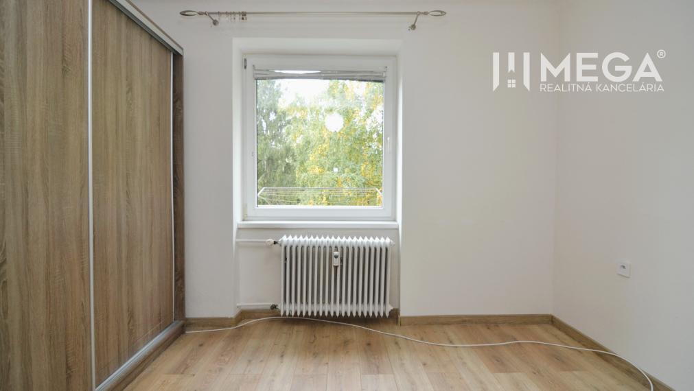 PREDAJ 3-izbového BYTU v SNINE ulica Dobrianskeho