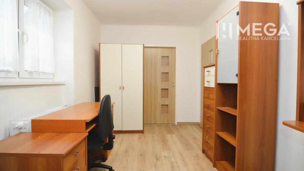 PREDAJ 3-izbového BYTU v SNINE ulica Dobrianskeho