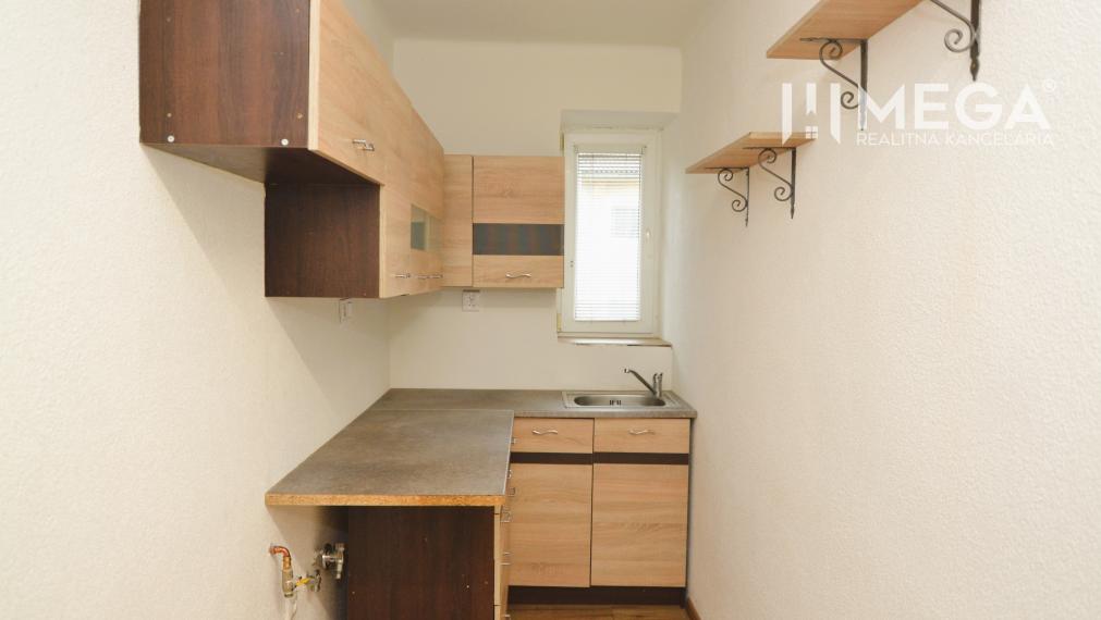 PREDAJ 3-izbového BYTU v SNINE ulica Dobrianskeho