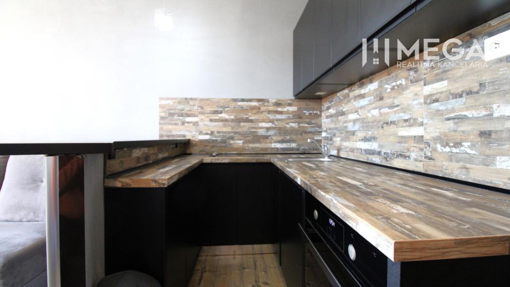 REZERVOVANÉ GARSÓNKA S BALKÓNOM PO REKONŠTRUKCII-CENTRUM HUMENNÉ