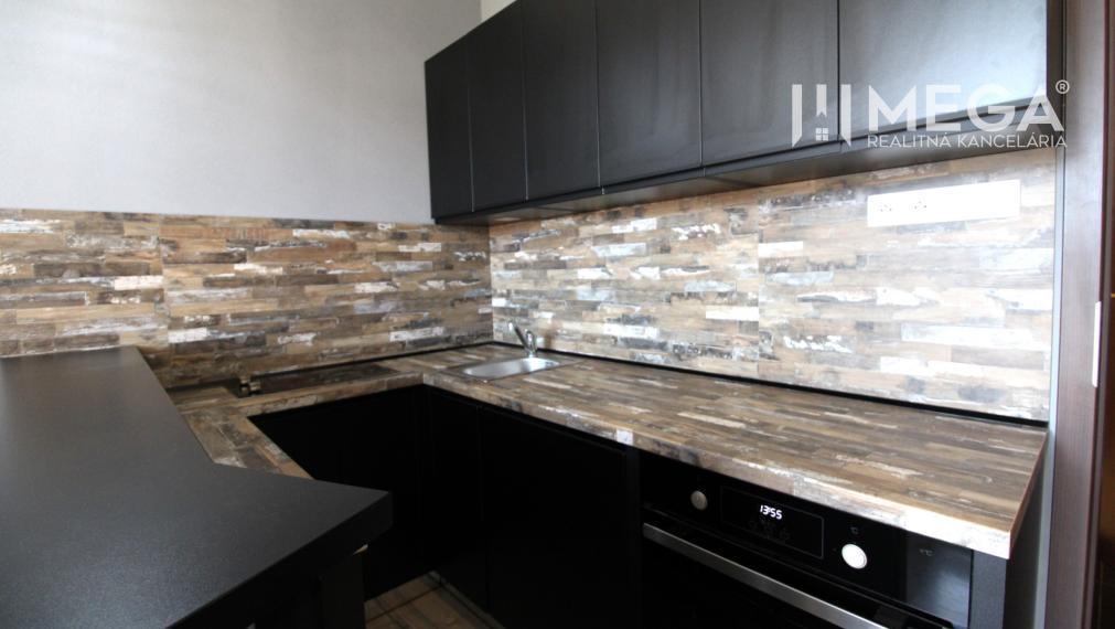 REZERVOVANÉ GARSÓNKA S BALKÓNOM PO REKONŠTRUKCII-CENTRUM HUMENNÉ