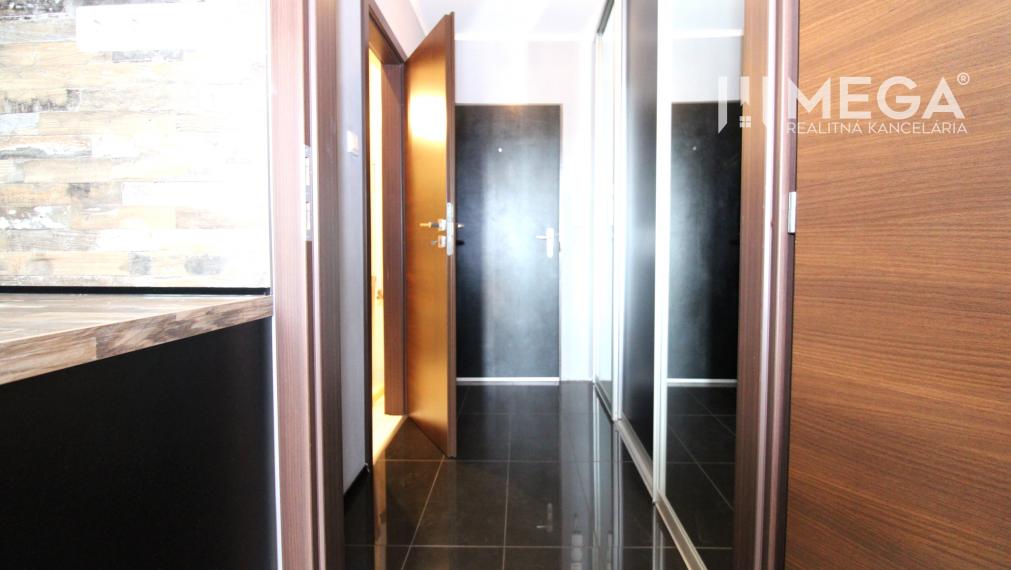 REZERVOVANÉ GARSÓNKA S BALKÓNOM PO REKONŠTRUKCII-CENTRUM HUMENNÉ