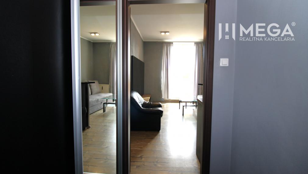 REZERVOVANÉ GARSÓNKA S BALKÓNOM PO REKONŠTRUKCII-CENTRUM HUMENNÉ