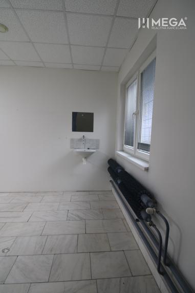 NA PRENÁJOM obchodný priestor v OD Laborec v meste Humenné