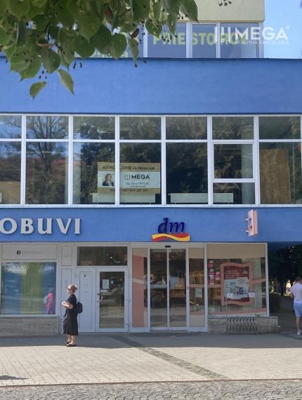 NA PRENÁJOM kancelária na námestí v "Dome obuvi" v meste Humenné