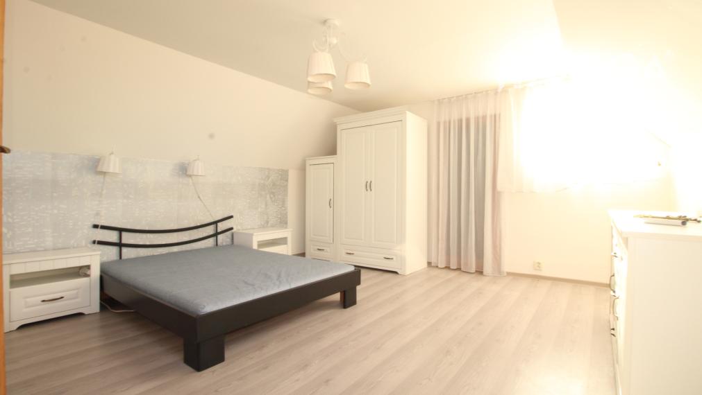 NA PREDAJ: Priestranný dvojgeneračný rodinný dom - Valaliky