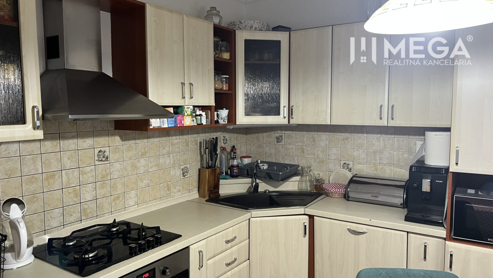 Mega realitná kancelária ponúka na predaj 3 izbový byt na TŘEBIČSKEJ