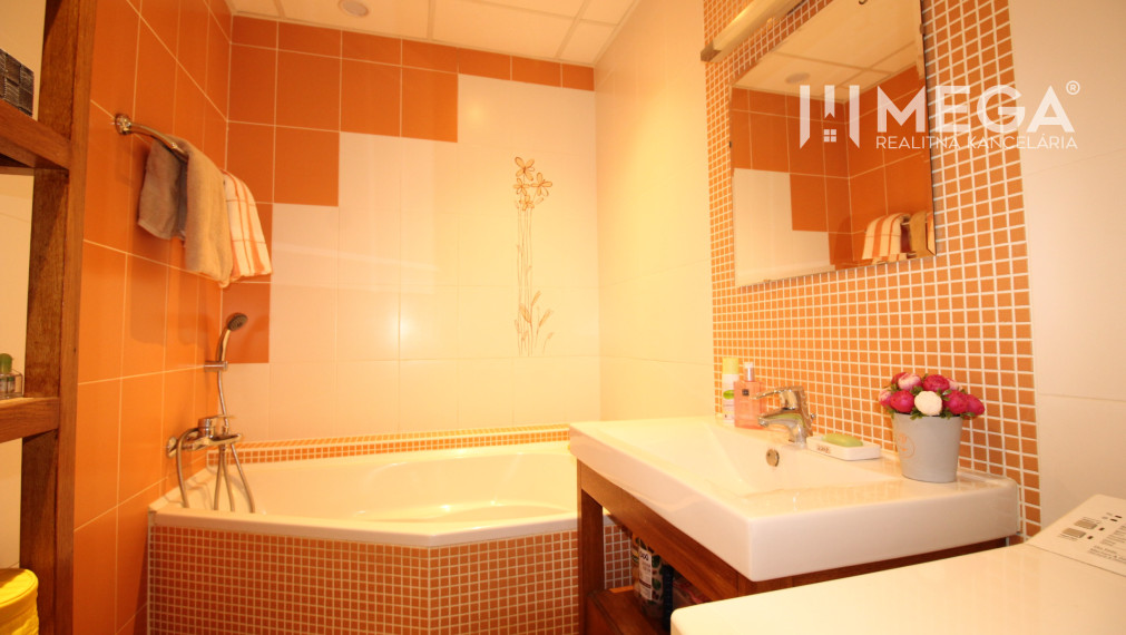 AKTUALIZOVANÁ CENA: 3-izbový byt s garážou, Košice – Dargovských Hrdinov