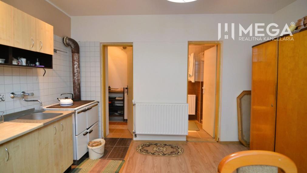 PREDAJ DOMU SO ZÁHRADOU V OBCI UBĽA