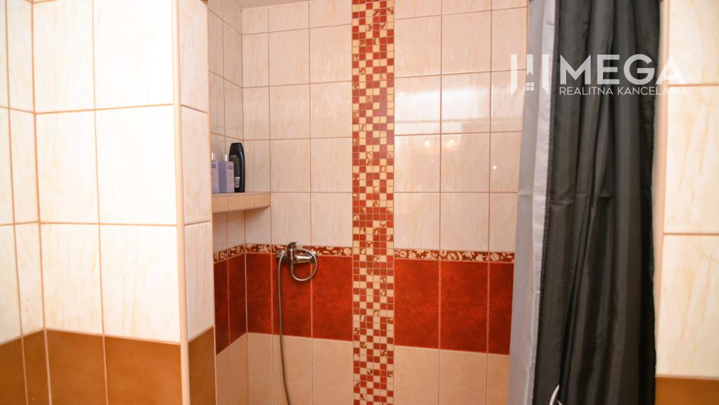 PREDAJ DOMU SO ZÁHRADOU V OBCI UBĽA