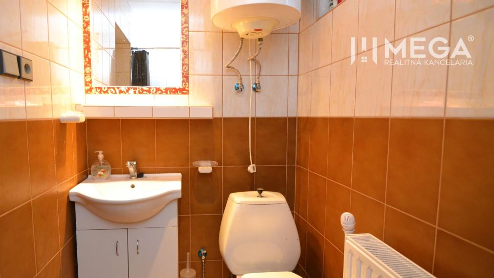 PREDAJ DOMU SO ZÁHRADOU V OBCI UBĽA