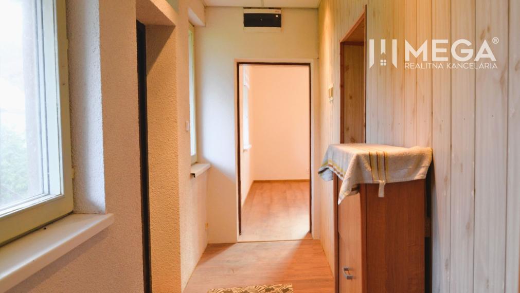 PREDAJ DOMU SO ZÁHRADOU V OBCI UBĽA