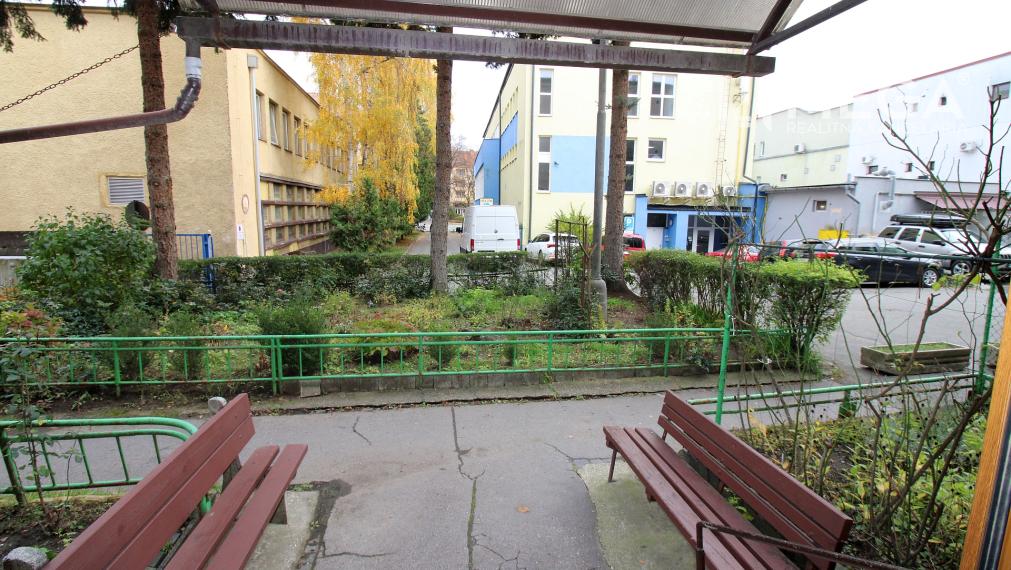 Na prenájom 2 izbový byt v úplnom centre mesta Humenné