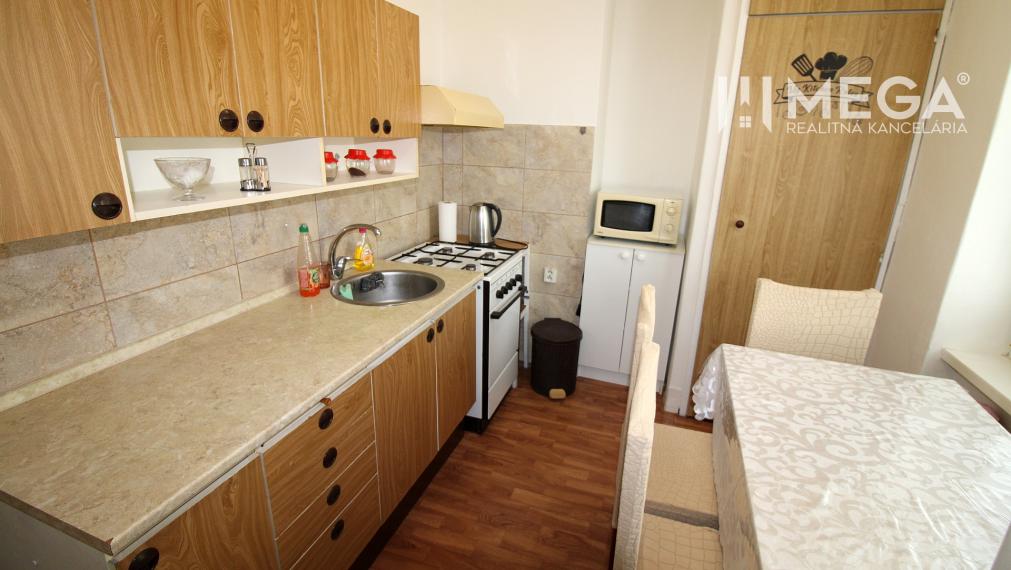 Na prenájom 2 izbový byt v úplnom centre mesta Humenné