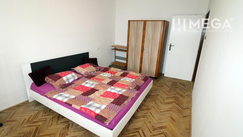 Na prenájom 2 izbový byt v úplnom centre mesta Humenné