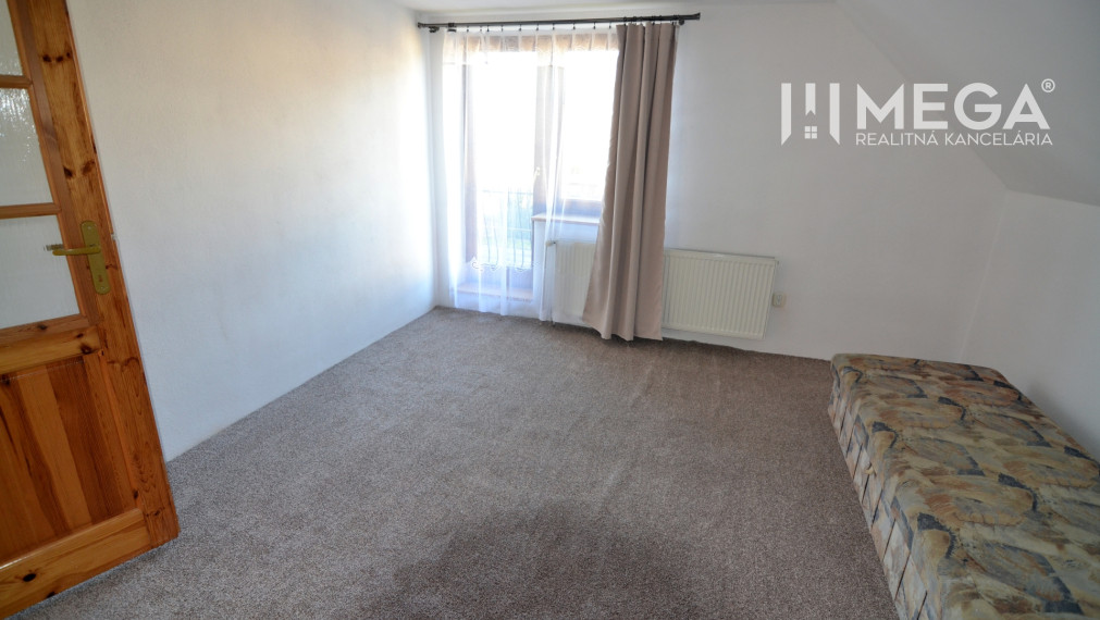 Na prenájom priestranný rodinný dom v obci Modra nad Cirochou