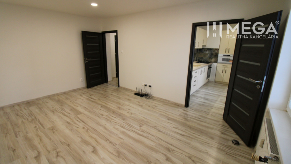 Rezervované - Na prenájom zrekonštruovaný 2 izbový byt v centre mesta Humenné