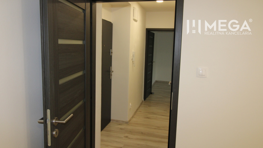 Rezervované - Na prenájom zrekonštruovaný 2 izbový byt v centre mesta Humenné