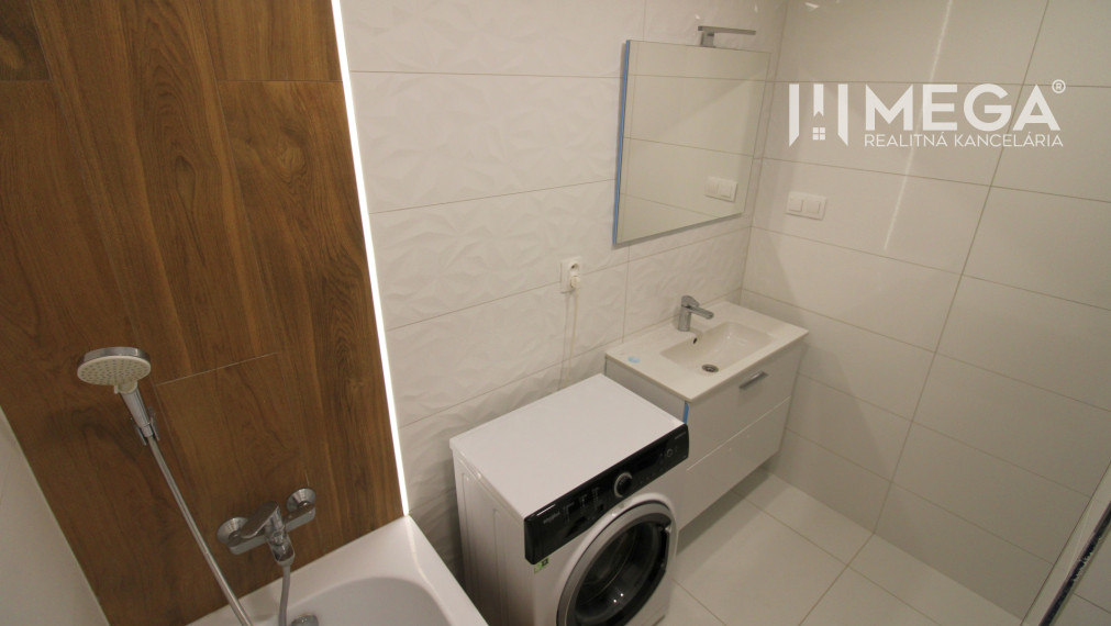 Rezervované - Na prenájom zrekonštruovaný 2 izbový byt v centre mesta Humenné