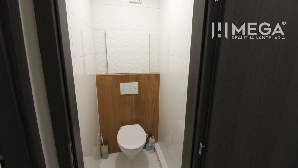 Rezervované - Na prenájom zrekonštruovaný 2 izbový byt v centre mesta Humenné