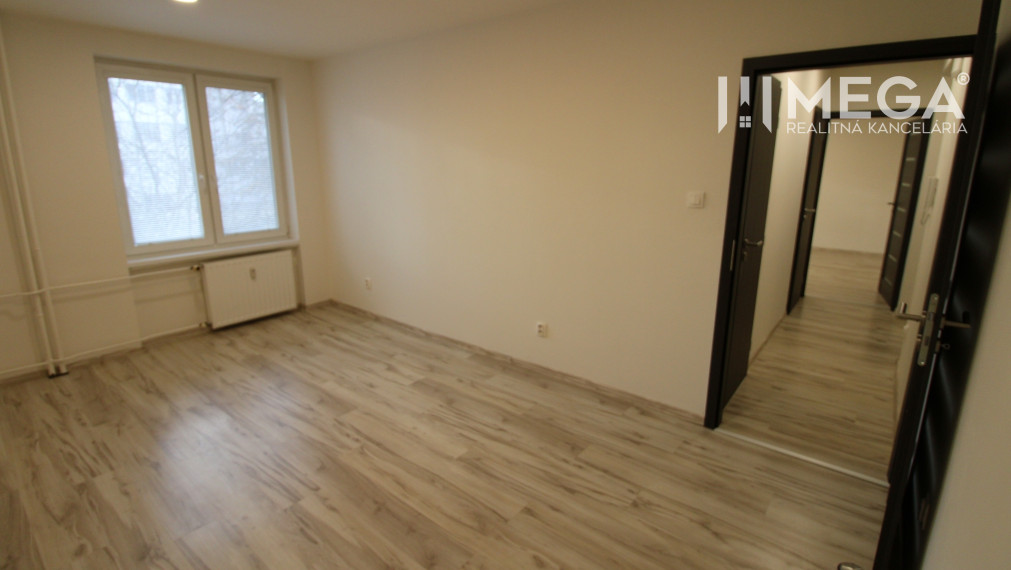 Rezervované - Na prenájom zrekonštruovaný 2 izbový byt v centre mesta Humenné