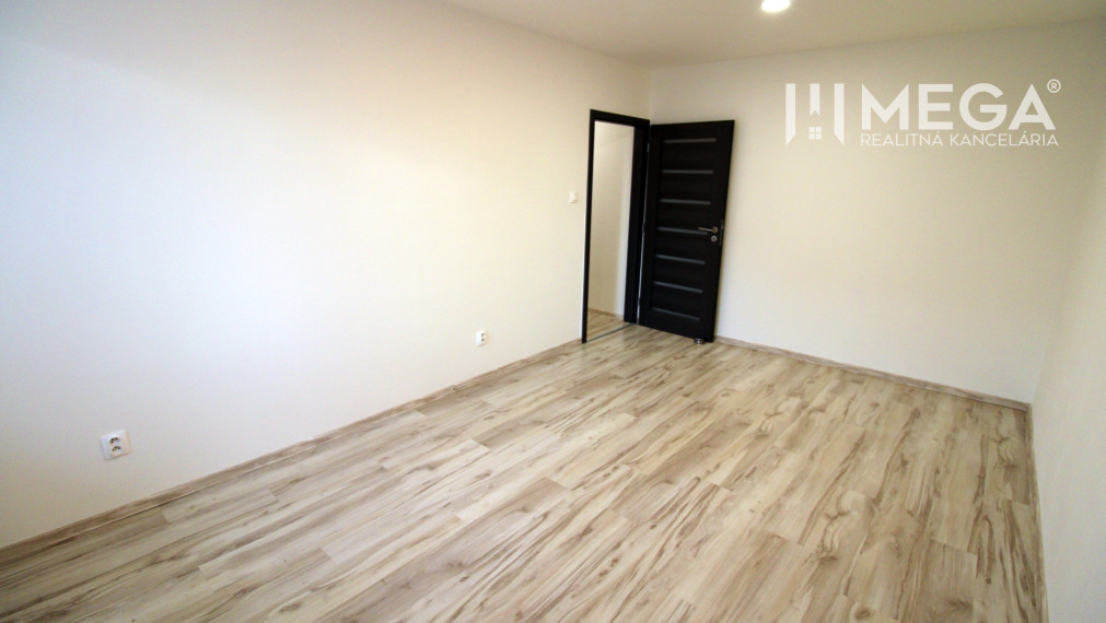 Rezervované - Na prenájom zrekonštruovaný 2 izbový byt v centre mesta Humenné