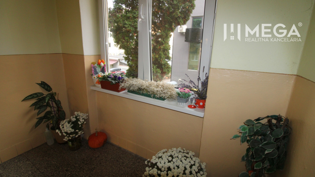 Rezervované - Na prenájom zrekonštruovaný 2 izbový byt v centre mesta Humenné