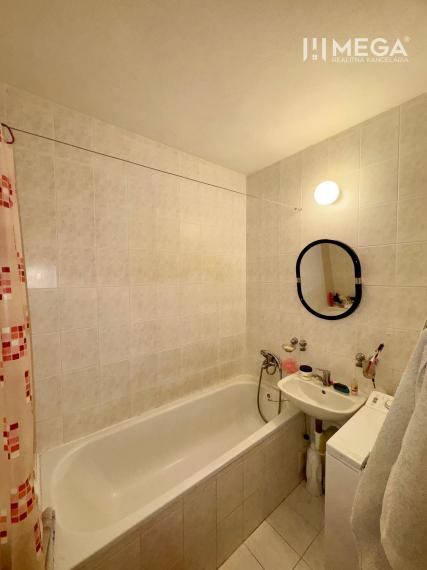 Na predaj veľký 3 izbový byt s balkónom v meste Humenné