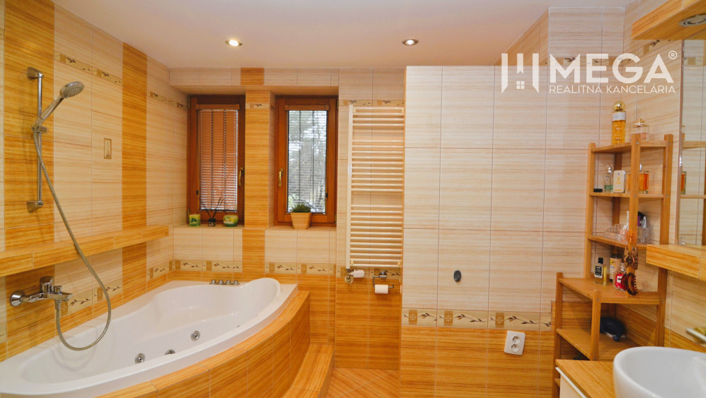 PREDAJ MEZONETOVÉHO BYTU (134 m2) v CENTRE HUMENNÉHO