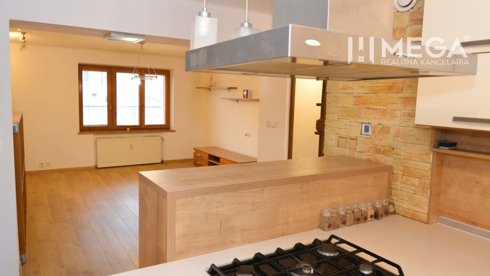 PREDAJ MEZONETOVÉHO BYTU (134 m2) v CENTRE HUMENNÉHO