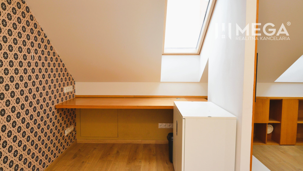 PREDAJ MEZONETOVÉHO BYTU (134 m2) v CENTRE HUMENNÉHO