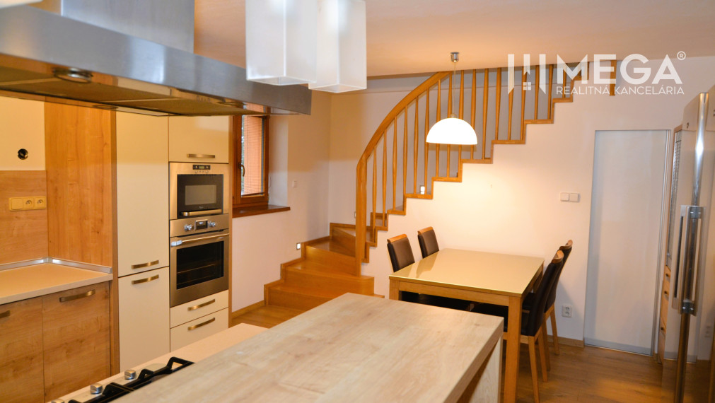 PREDAJ MEZONETOVÉHO BYTU (134 m2) v CENTRE HUMENNÉHO